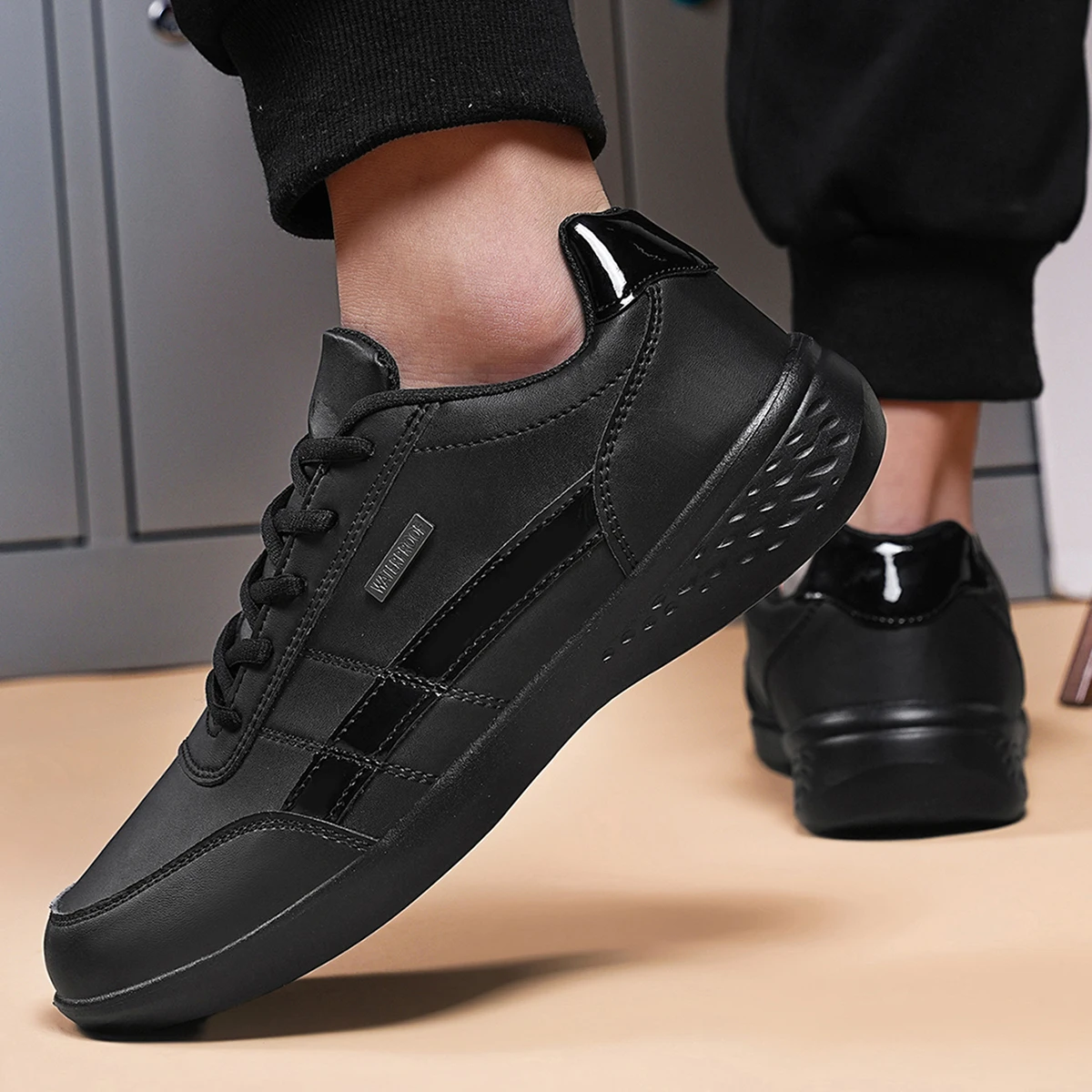 Leather PU Men's Shoes Sneaker - đánh giá và giá Badminton Shoes Men