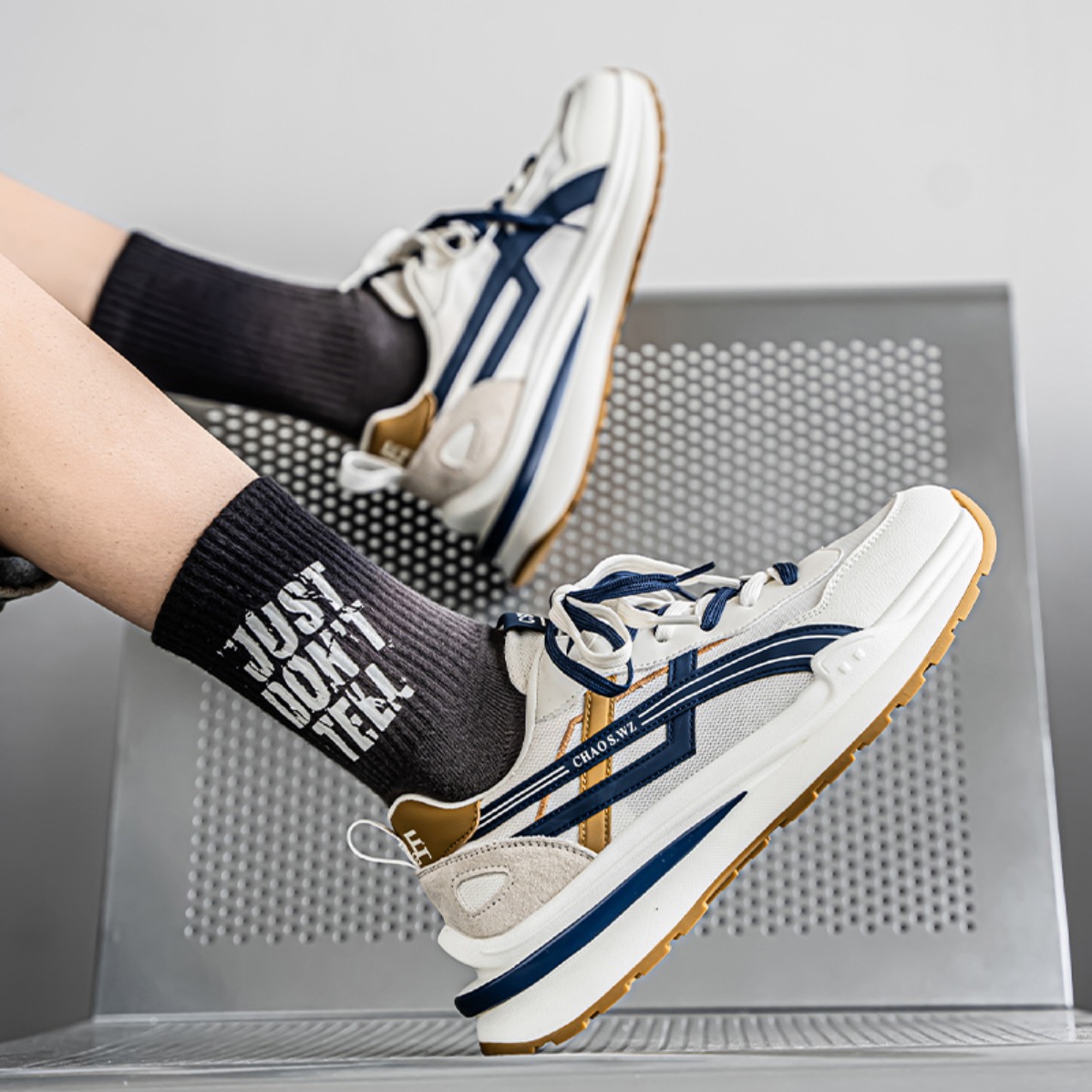 New Men Breathable Thick Sole  - đánh giá và giá Badminton Shoes