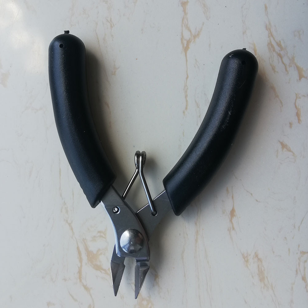 Ergonomic Diagonal Pliers for  - đánh giá và giá Badminton Racket Carbon